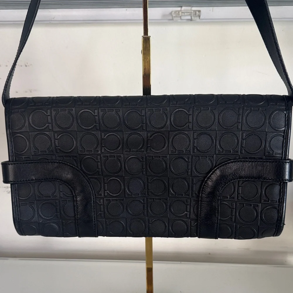 Salvatore Ferragamo Vintage Logo-Embossed Leather Shoulder Bag – Black - Picture 6 of 12